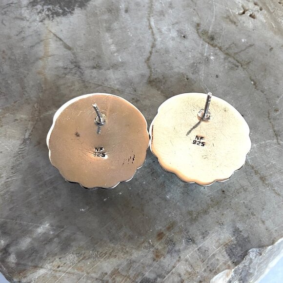 Sterling Silver 925 Hollow Modernist Sculptural Scalloped Shell Stud Earrings - Picture 7 of 16